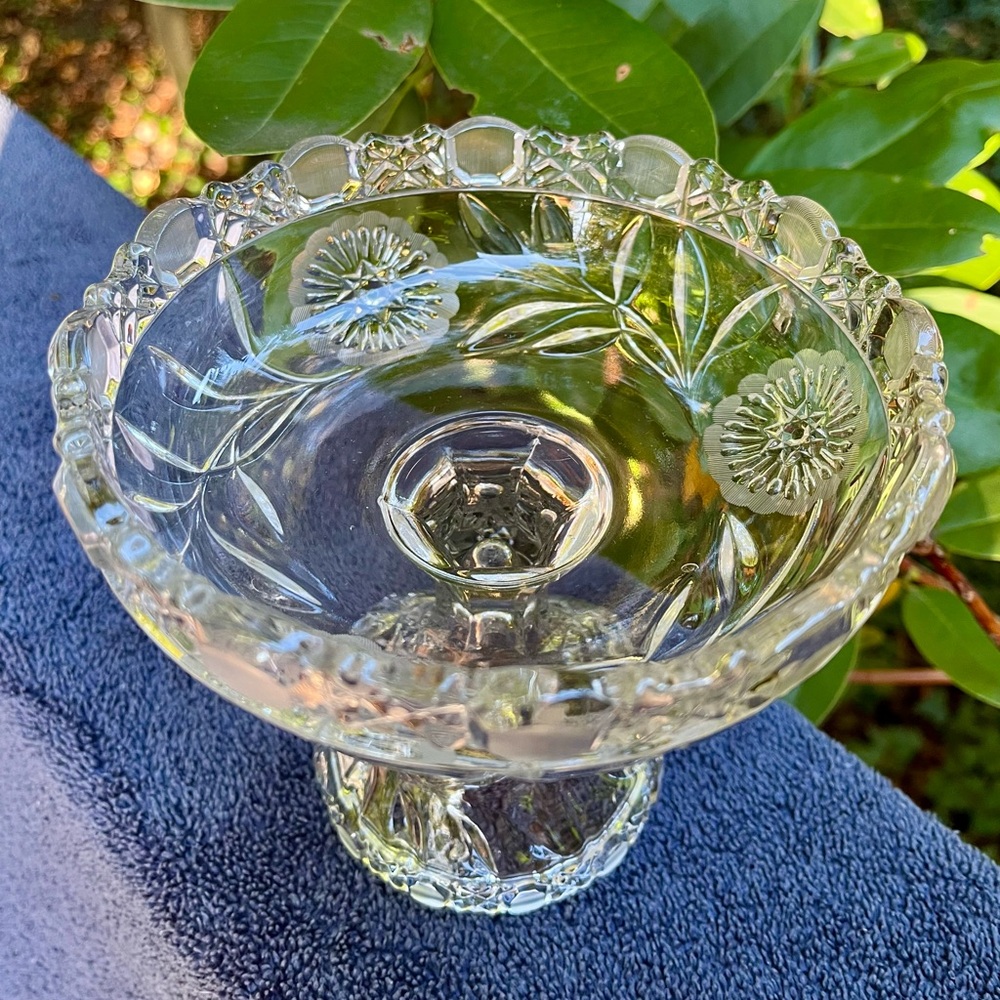 McKee Innovation compote / candy dish, etched crystal, EAPG - Picture 2 of 10